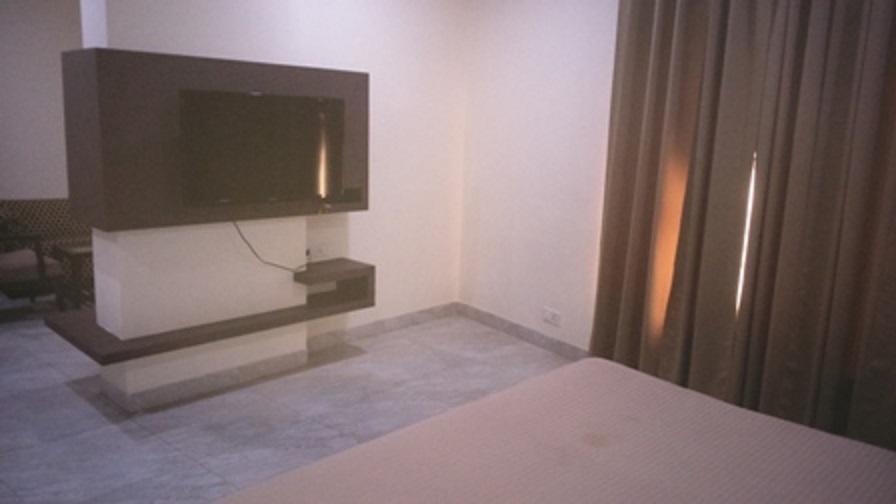 Veena Regency Hotell Chās Eksteriør bilde