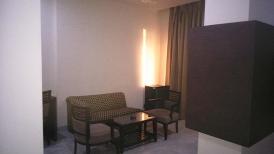 Veena Regency Hotell Chās Eksteriør bilde