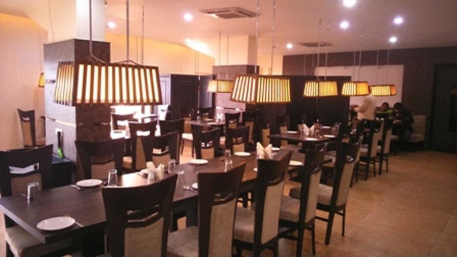 Veena Regency Hotell Chās Eksteriør bilde