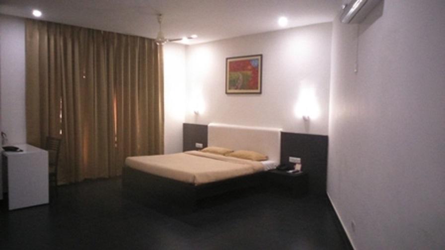 Veena Regency Hotell Chās Eksteriør bilde